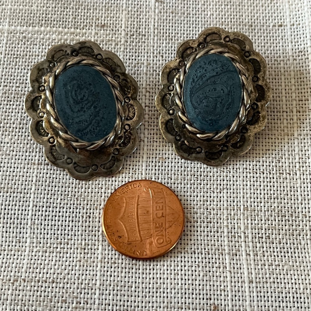 Silver Conch Southwestern Earrings Western blue enamel Oval Earrings Vintage .. - Picture 2 of 9
